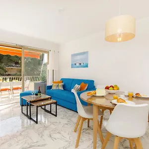Blue Yourhosthelper Apartment